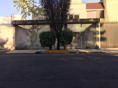 Remato Casa Con Patio Cerca De La Uam - Xochimilco En Cafetales