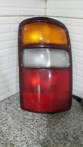 Stop Derecho Chevrolet Tahoe 2000-2003  Foto 3