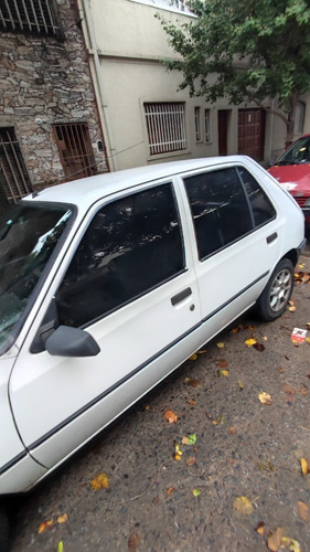 Peugeot 205 1999 1.8 Gld Junior