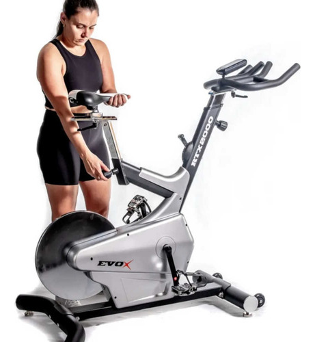 Bicicleta Spinning De Tração Traseira Evox Fitness Rtx 2000