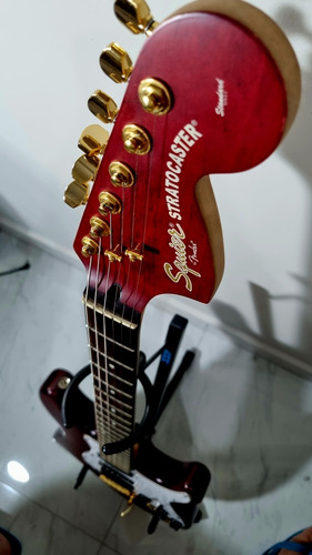 Fender Squier Standard - Indonésia Large Headstock 