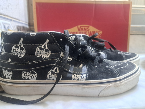 Zapatillas Vans Sk8 Mid Con Calaveras