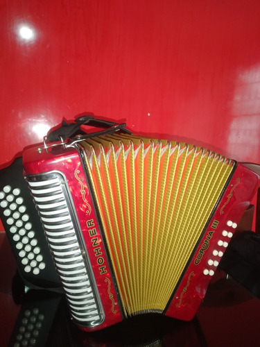 Acordeón Hohner Corona Ill 5 Letras