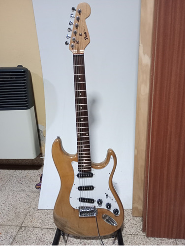 Guitarra Electrica Marca Field  Stratocaster  (usada)