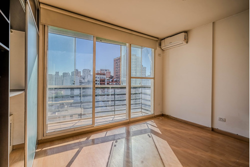 Monoambiente Con Balcón . Amplio Y Luminoso . Piso Alto . Vista Abierta . Belgrano - Imagen 4