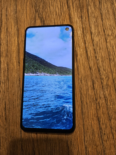 Samsung Galaxy S10e 