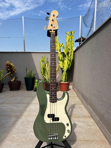 Baixo Fender American Professional I Precision Bass