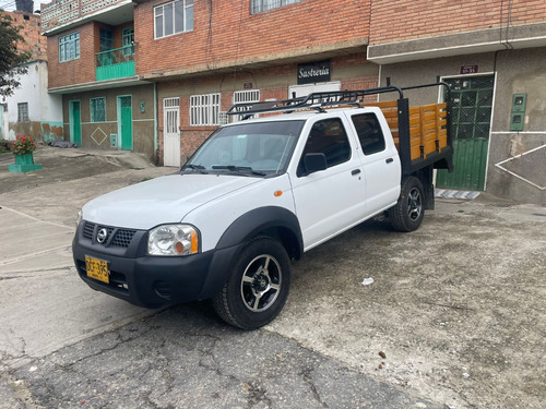 Nissan Doble Cabina Estacas 2009