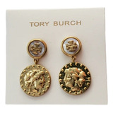 Aretes Tory Burch Logo Dorado Con Medalla Romana Colgante