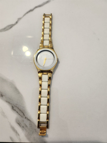 Reloj Swatch Dorado Y Blanco