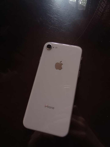 iPhone 8 64gb Silver Liquido Por Viaje