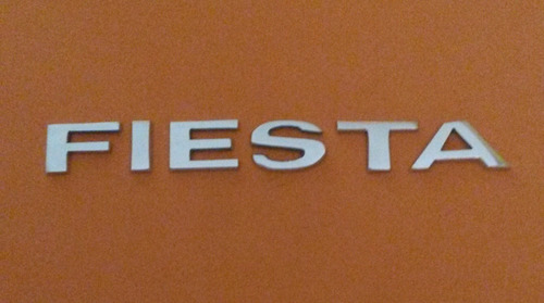 Emblema Ford Fiesta En Metal Pulido Foto 2