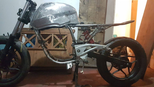 Colin Curva P/ Asiento Moto Cafe Racer Elevadoreforzado 2mm