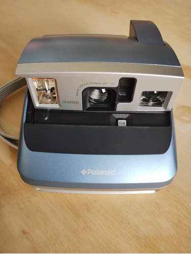 Camara Polaroid 600