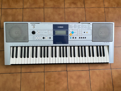 Piano Teclado Yamaha Modelo Psr E323 