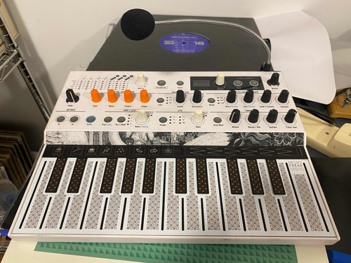 Sintetizador Arturia Microfreak Vocoder