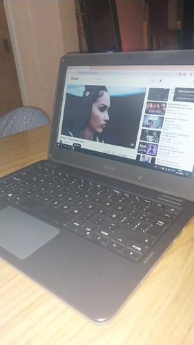 Netbook Dell 3120 Intel Celebron Color Gris