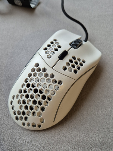 Mouse Glorius Model D White 