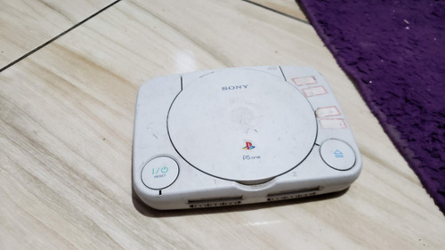 Playstation 1 Psone Só O Aparelho Sem Nada. Não Liga. Tá Com Defeito. Ntsc J 727. A59