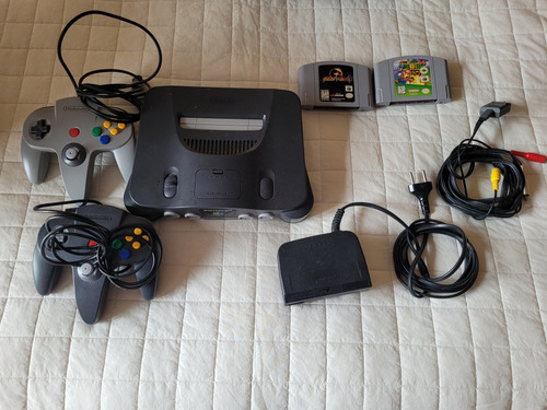 Nintendo 64 N64 - 2 Jogos - 2 Controles Perfeito Estado.