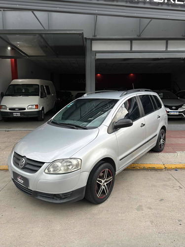 Volkswagen Suran 2009 1.6 I Comfortline 90a