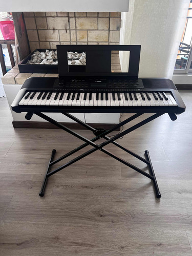 Organeta-teclado Yamaha Psr E273