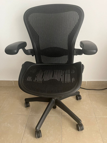 Silla De Escritorio Herman Miller Aeron Ergonómica  Carbon