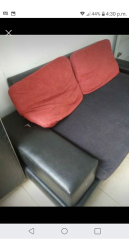 Sillon 2 Cuerpos. De Cuero Con Almohadon Bordeaux. 