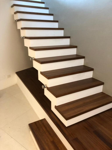 Revestimiento De Escaleras De Madera Zona Norte Sur Oeste 