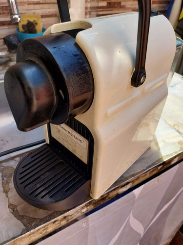 Cafetera Nespresso Modelo C40 