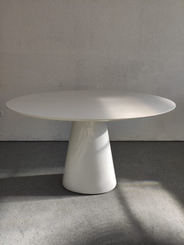 Mesa De Jantar Cone Oval 140x90 Cm Laca Ou Madeira