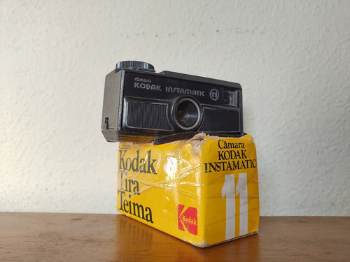Câmera Fotográfica Analógica Kodak Instamatic 11 Tira-teima