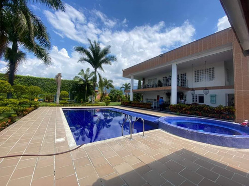 Hermosa Finca De 2.000m2 Con Piscina En Venta Santa Elena El Cerrito