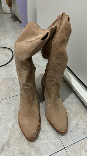 Botas Texanas Color Camel Talle 38 (leer)