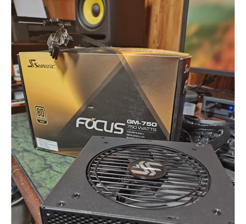 Fuente Gamer Seasonic 750w Focus 80+ Gold 750 Semi Modular