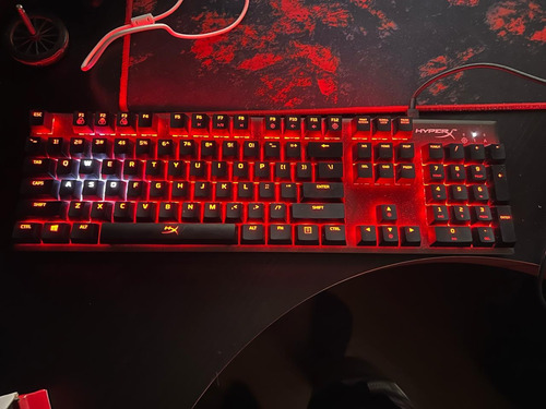 Teclado Mecânico Gamer Alloy Fps Rgb Us Hx-kb1ss2-us Hyperx 