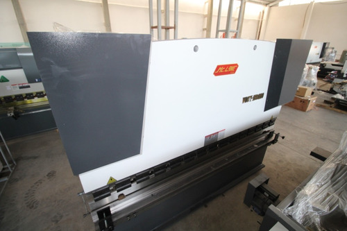 Maquina Dobladora De Lamina Cnc 200x3.2