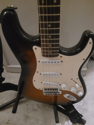 Guitarra Squier Stratocaster Affinity 