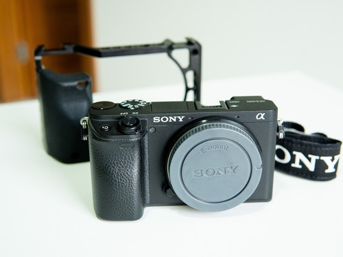 Câmera Sony A6400 4k Corpo Usada, Muito Conservada