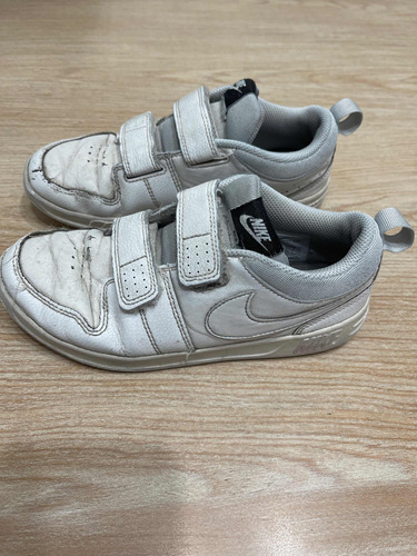 Zapatillas Nike Blancas Número 35 De Cuero Tipo Escolares