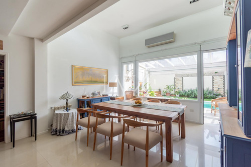 Venta Casa 3 Ambientes Con Garaje, Jardín, Piscina, Jacuzzi Y Parrilla, En Las Lomas De San Isidro - Imagen 2