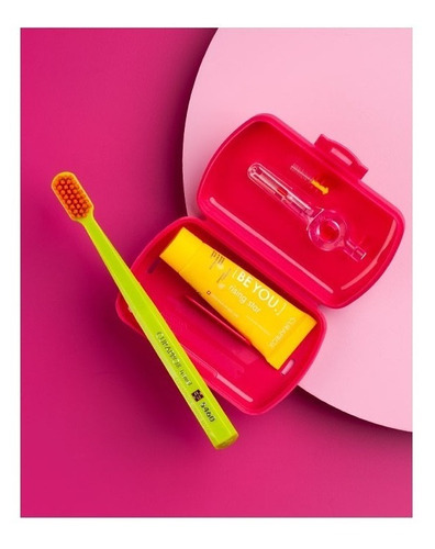 Set Dental De Viaje Curaprox Color Fucsia