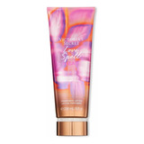 Victorias Secret - Loción Perfumada Corp. (love Spell Heat)