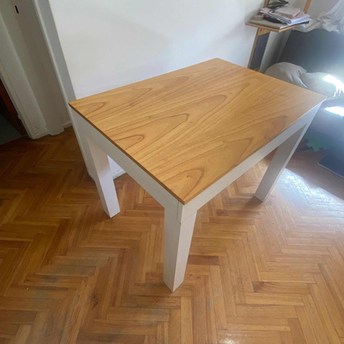 Mesa Nórdica Escandinava Laqueada + 4 Sillas