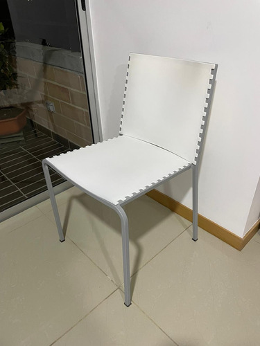 Silla Moderna Blanca