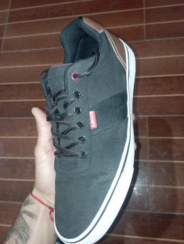 Zapatos Levis En Buen Estado Casi Nuevos 