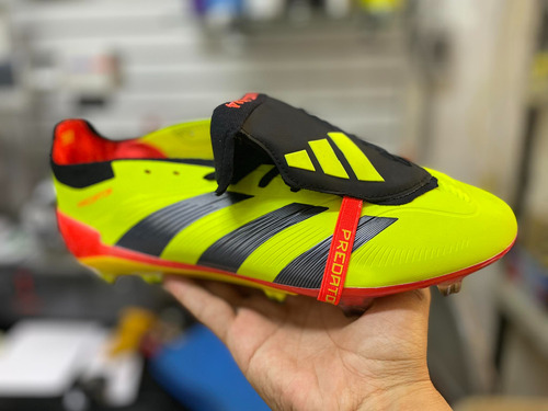 Tachos De Futbol Predator ´30 Amarillo Negro