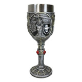 Figura De Caballero Medieval En Armadura Con Copa De Vino