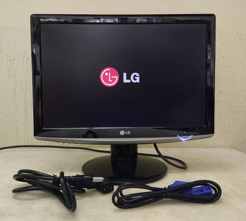 Monitor Lcd 17 LG W1752t  Dvi Alta Resolução Preto Piano 