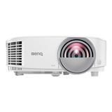 Proyector Benq Usado 516hrs De Uso, 3300 Lúmenes